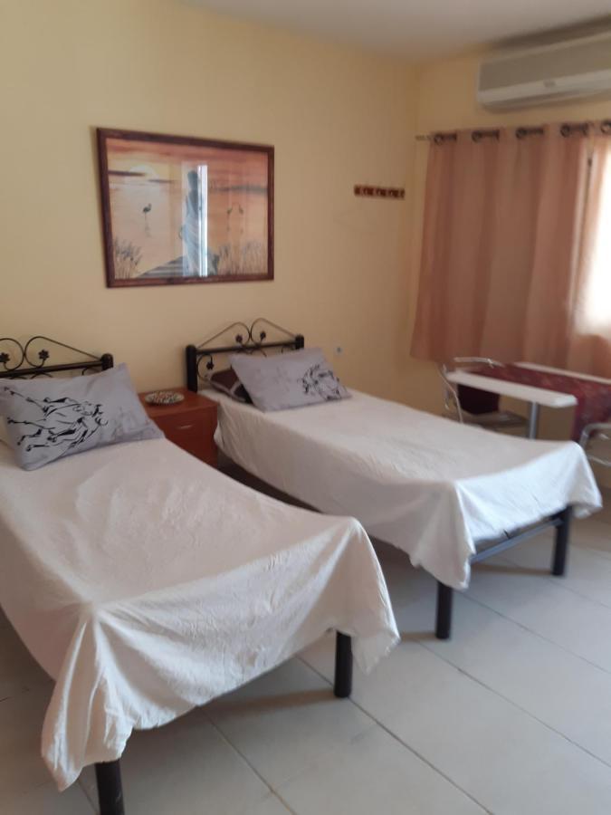 Naama Rooms For Rent Neve Zohar Exterior photo