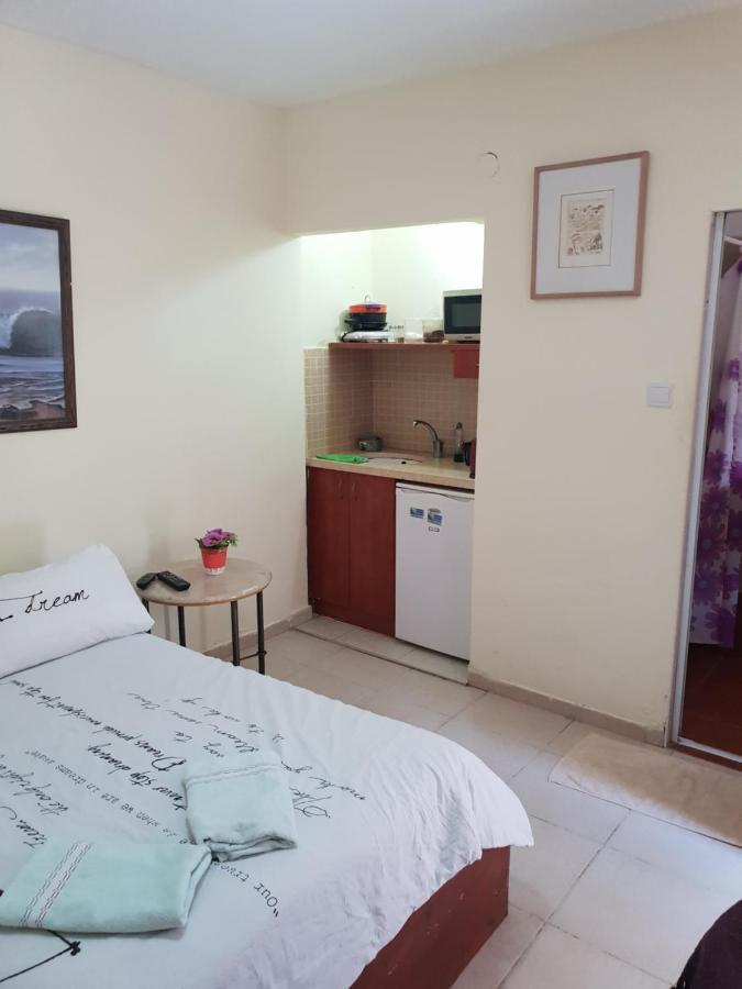 Naama Rooms For Rent Neve Zohar Exterior photo